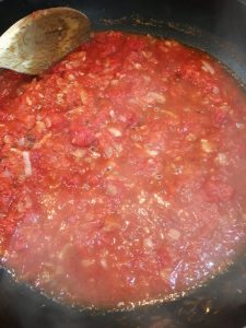 Buzymum - Onion, garlic, herbs and tinned tomatoes make a basic tomato sauce