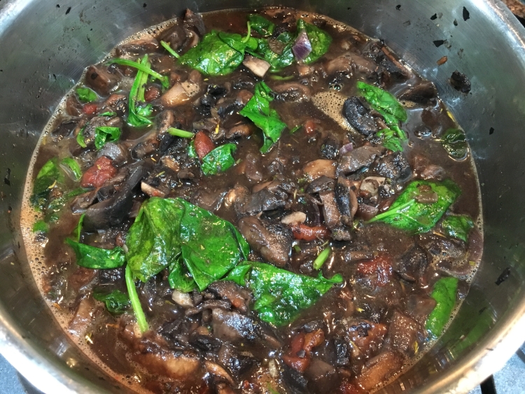 Buzymum - Mushroom and spinach mix ready to be thickened