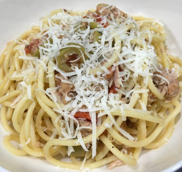 Buzymum - Quick Tuna Spaghetti with olives and parmesan